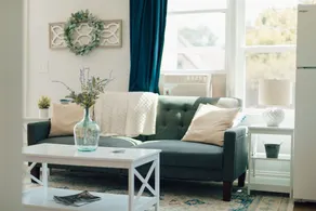 Functional Apartment Near Downtown Bristol - Image 3