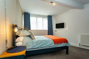 Seagulls Loft, Grove Apartments - Image 3