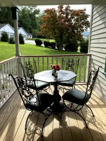 ❤ of Downtown | Pvt Woods | Full Kitch | 2 Porches - Image 4