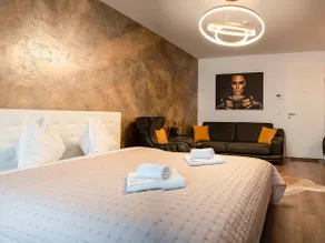 Royal Apartment - Image 2