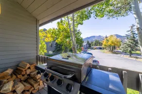 Beautiful, pet-friendly townhome w/ mountain views - Image 4