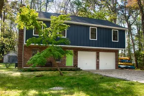 Woodsey Beach House - Beach, Lake, Woods! - Image 3