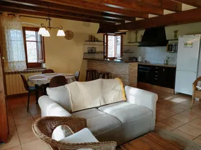 Rural apartment with terrace - Image 2