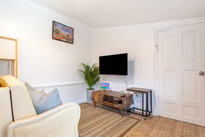 SF Quiet 1 bedroom Suite w/Kitchen Nr BUS to FIDI - Image 3