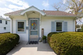 Charming cottage 5 miles/16 min to CWS - Image 5