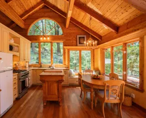 Romantic Creekside Cabin-Hot Tub-Privacy - Image 5
