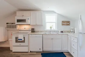 Cozy Farmhouse Apartment in Bristol 2 bed 1 bath - Image 2