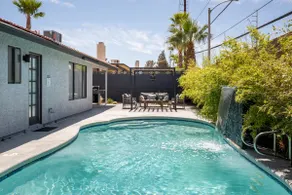Vegas Haus/ Heated Pool/ 15 min to Las Vegas Strip - Image 4