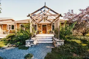 Waterfront, Meadows: 10 acres+ a Spacious House - Image 2