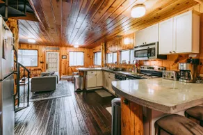 Amos- Iconic River front+Hot Tub+Sauna+Cold Plunge - Image 3