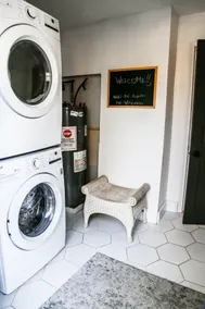 “Casa Rosé” / Boutique 1 Bdrm apt - Image 3
