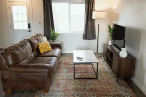 2 Bedroom Townhouse in the Heart of Nampa - Image 2