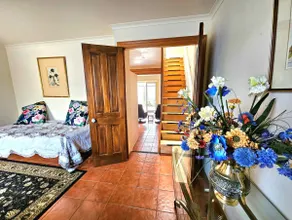 Central cottage, 2-3 bedrooms, With garage - Image 5