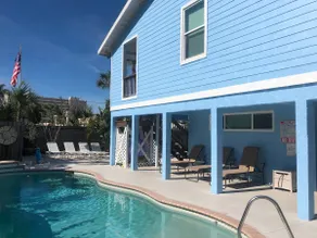 Siesta Key Sanctuary -Pool-Kayaks-TikiHut-King bed - Image 3