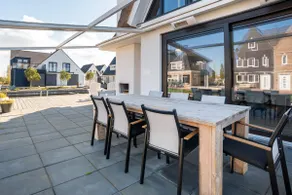 Spacious premium villa, right on the waterfront - Image 5