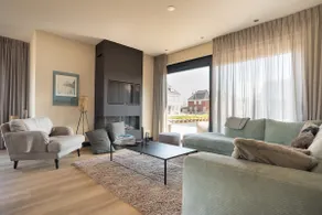 Spacious premium villa, right on the waterfront - Image 4
