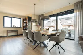 Spacious premium villa, right on the waterfront - Image 2