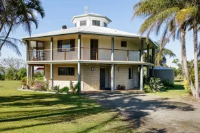 Great Sandy Straits - Home with an Amazing View - Image 2