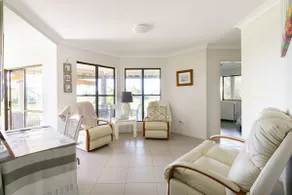 Great Sandy Straits - Home with an Amazing View - Image 3