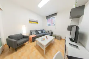 Ahllenrock 2BR A/C | 4-6 | Parking+Tram+ Airport - Image 2