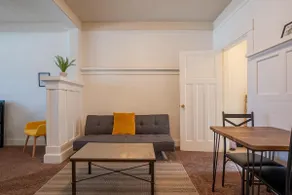 Spacious Studio Downtown - Image 5