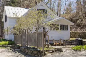 4-minutes to Sugarbush, steps to Warren Village! - Image 2