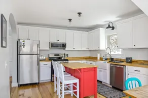 4-minutes to Sugarbush, steps to Warren Village! - Image 3