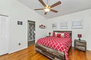 Summit House - Image 4