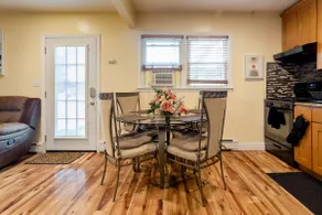 Spacious one Bedroom Apt with private entrance - Image 2