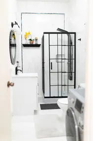 Kingston City Centre Oasis (new 1 bed, 1 bath apt) - Image 2