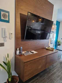 Clover Apartment 3 - Image 2