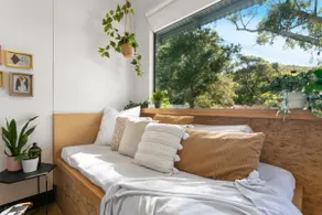 Quirky Loft with Bushland Views - Image 3