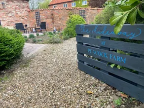 The Hideaway at Peacock Farm - Image 2
