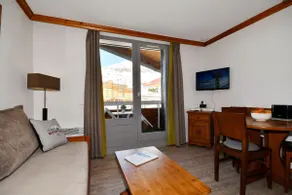 Superb view+Swim Pool+Smart TV+Netflix+Projector - Image 2