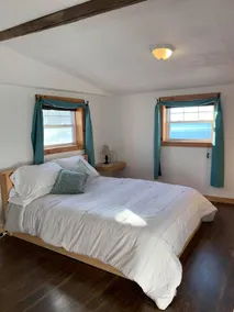 Ocean Breeze Beachfront Apartment - Image 3
