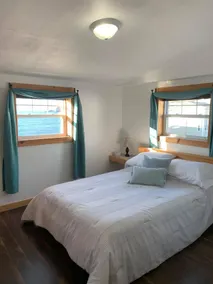 Ocean Breeze Beachfront Apartment - Image 5