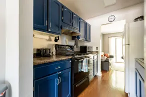 Pet-Friendly Home, Walk to Campus - Image 2