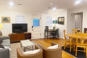 Charming Canal Cottage - Image 3