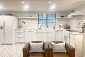 Charming Canal Cottage - Image 5