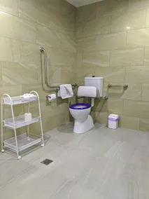 P.  3BRM Wheelchair Access Apart, 2K,2S,2Bathrooms - Image 4