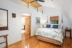 Waterfront Barn Loft with Modern Cabin Vibe - Image 3