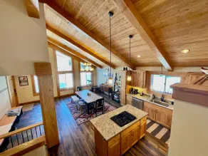 Charming Spacious 4BR Mountain View - Image 3