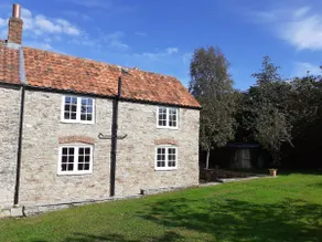 Characterful Cottage adjacent to an Orchard - Image 5