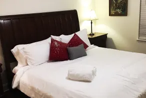 American Charm • King Bed & Kitchen Downtown - Image 4