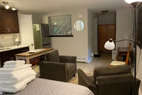 Historic Huntington Village Private Retreat - Image 3
