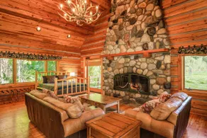 Cozy Log Cabin, sleeps 4, with hot tub - Image 2