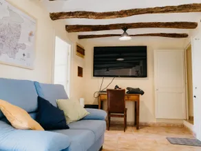 Country house for 8 people. Renovated with a Jacuzzi - Image 4