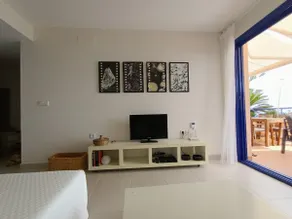 A beautiful apartment with an ocean view - Image 5