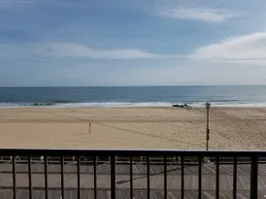CONDO DIRECT OCEANFRONT RÉNOVÉ AU CENTRE DE BOARDWALK - Image 2