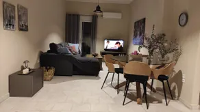 Bright, spacious 1st floor apartment. - Image 2